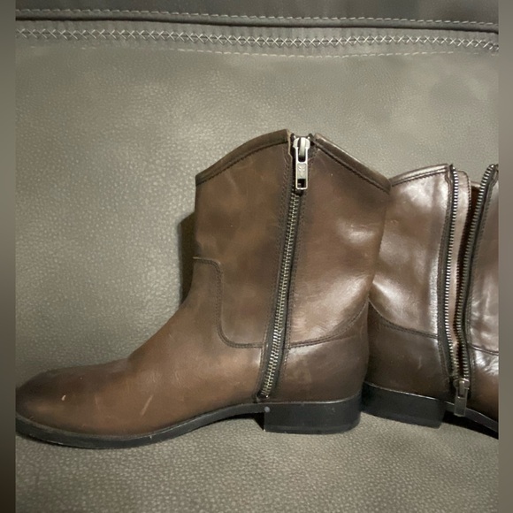 Frye short zip up boots - Picture 2 of 6